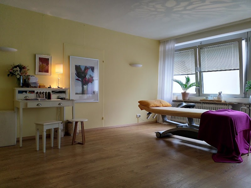 Eva Meyer Gleitz, Osteopathin, Heilpraktikerin, Praxis für Osteopathie